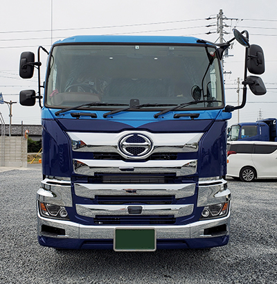 定期の車両更新のため、海上コンテナ用トレーラを代替えしました。