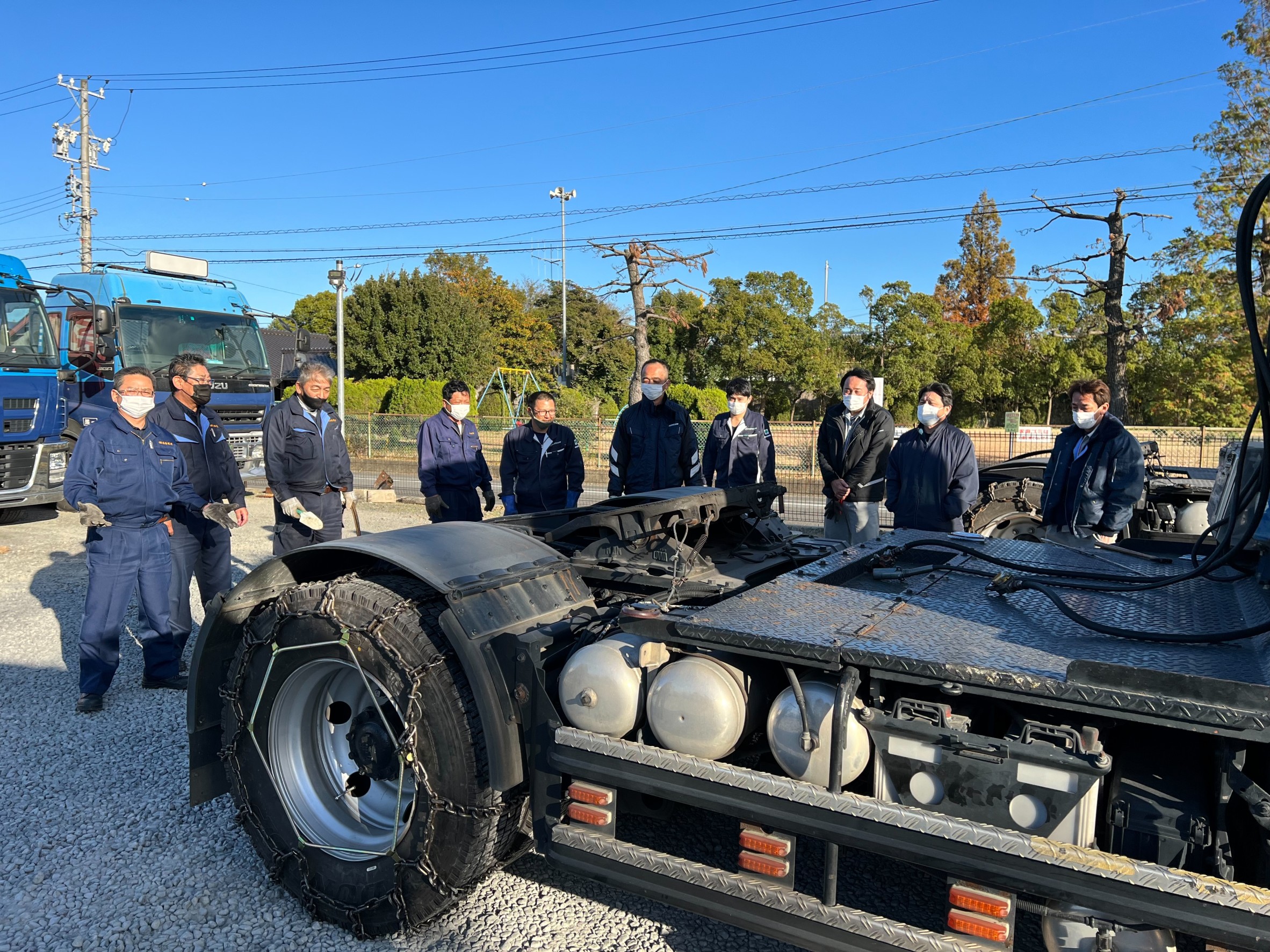 タイヤチェーン装着講習を実施しました。