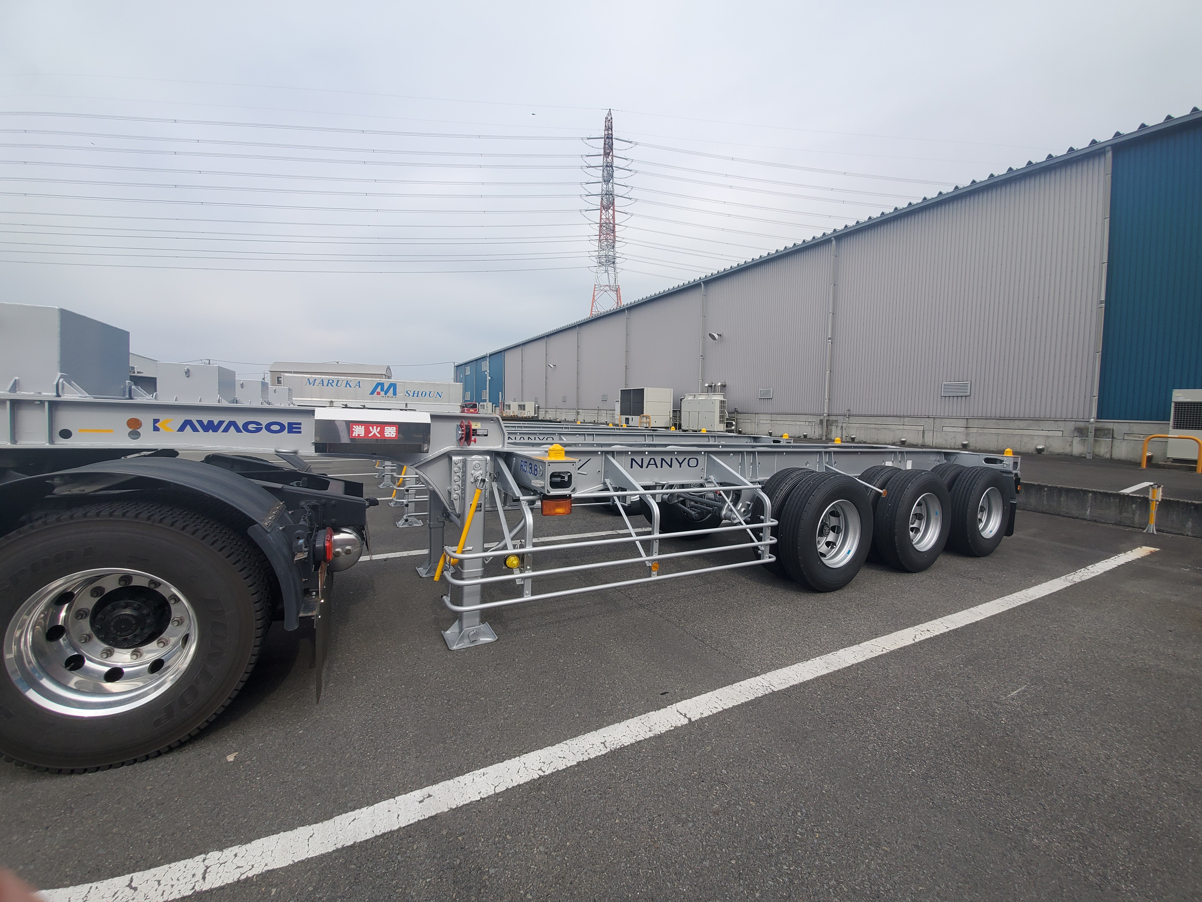 海上コンテナ用トレーラーを2台導入いたしました